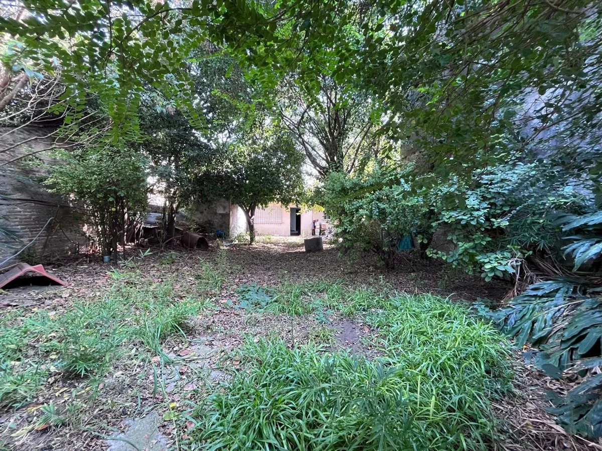 LOTE CON CASA A REFACCIONAR EN VALENTIN ALSINA