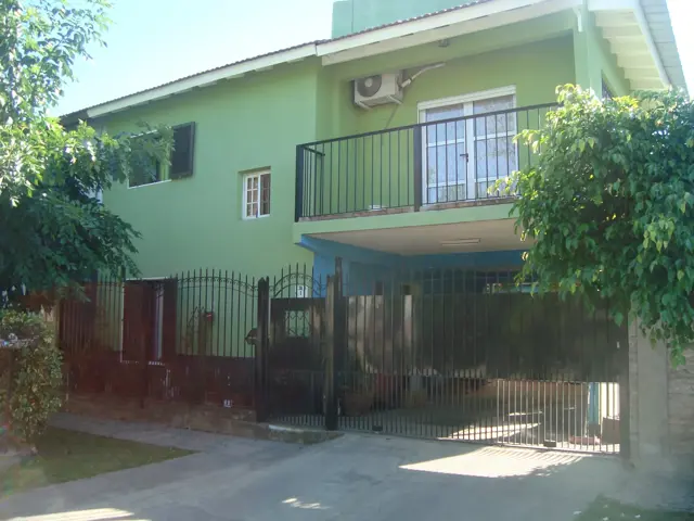 LONGCHAMPS: BARRIO POLICIAL. DUPLEX 3 DORMITORIOS C/ PARQUE y GARAGE PARA DOS AUTOS ***EXCELENTE OPORTUNIDAD***
