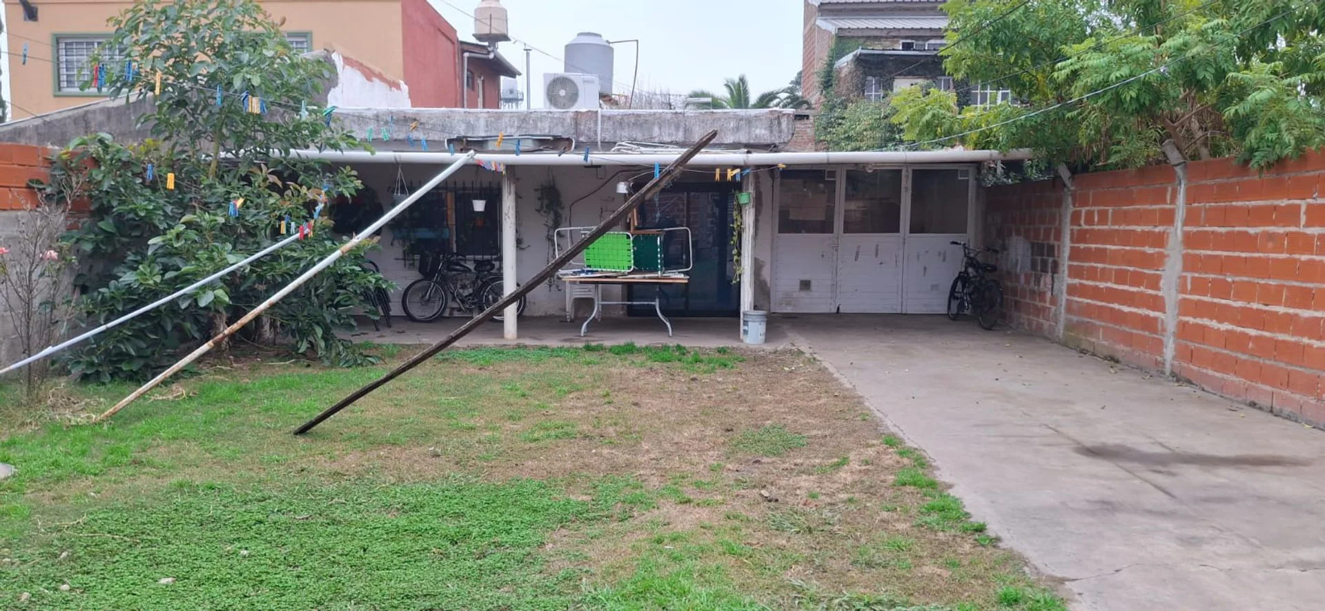 CASA EN VENTA 400M2+3DEPTOS+PARRILLA, PATIO JCPAZ foto 3