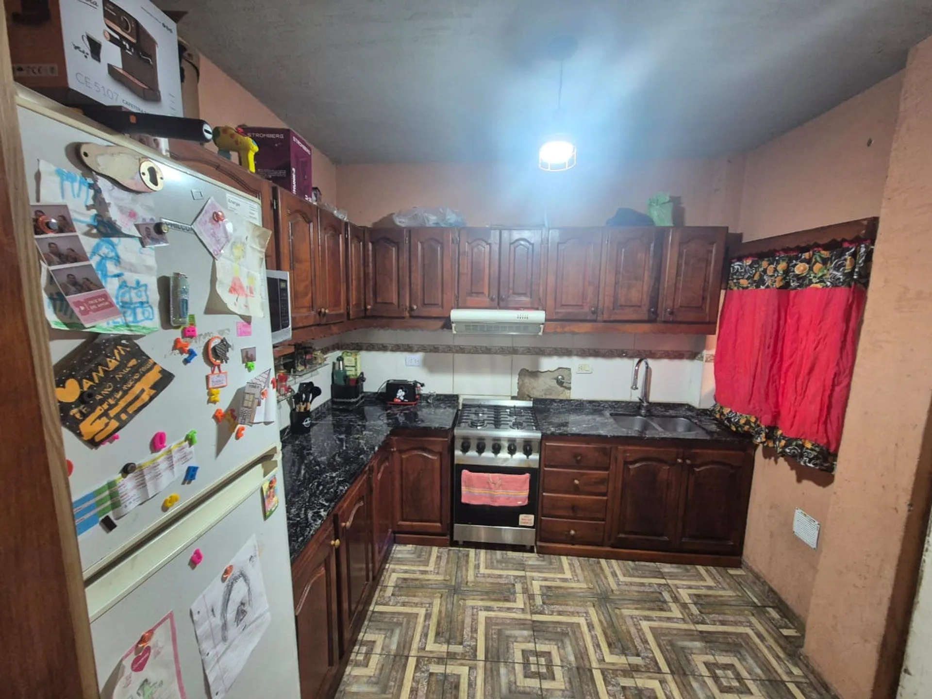 CASA EN VENTA 400M2+3DEPTOS+PARRILLA, PATIO JCPAZ foto 4