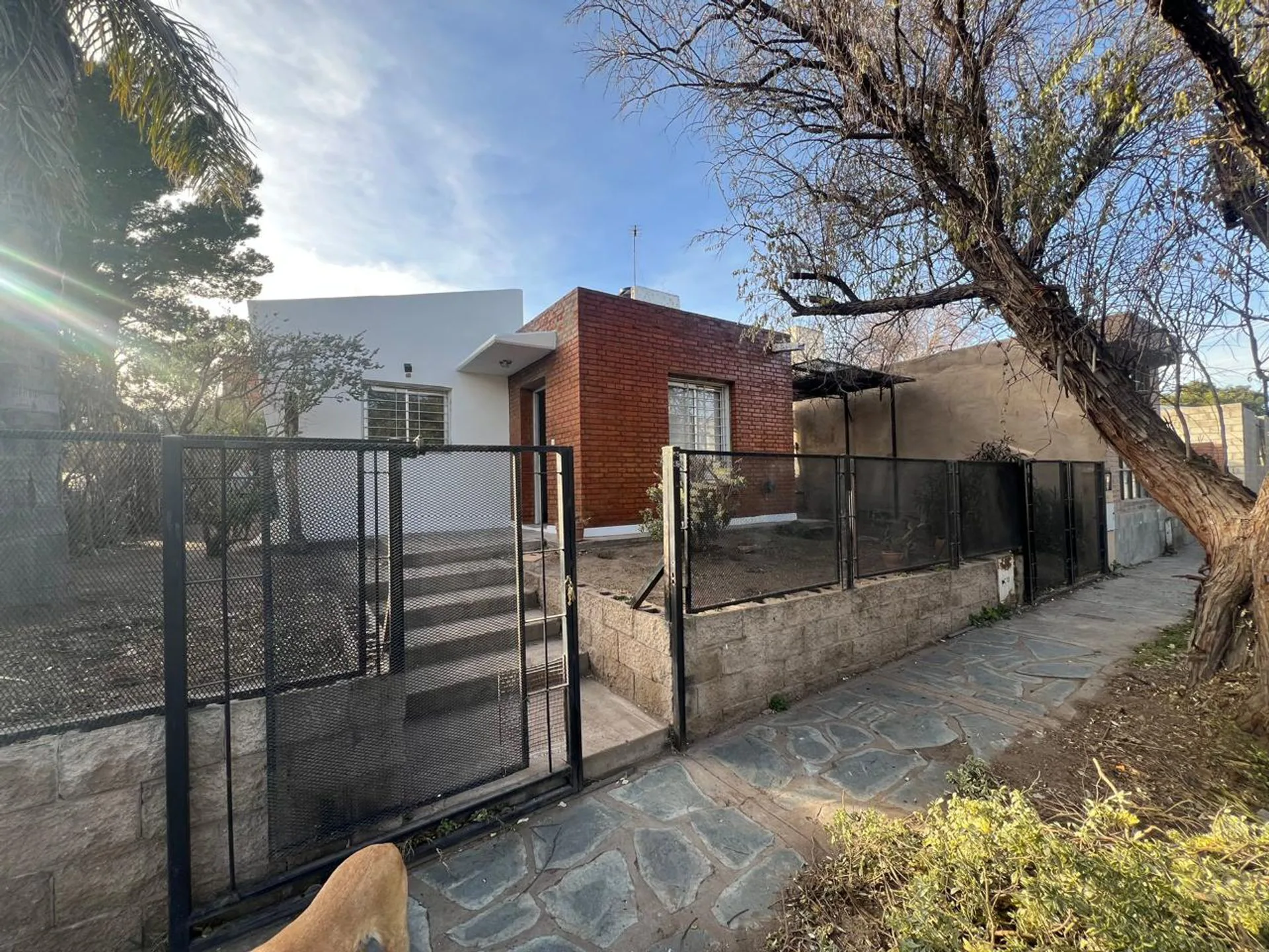VENTA DE CASA EN BARRIO LOS LAPACHOS LA PUNTA foto 2