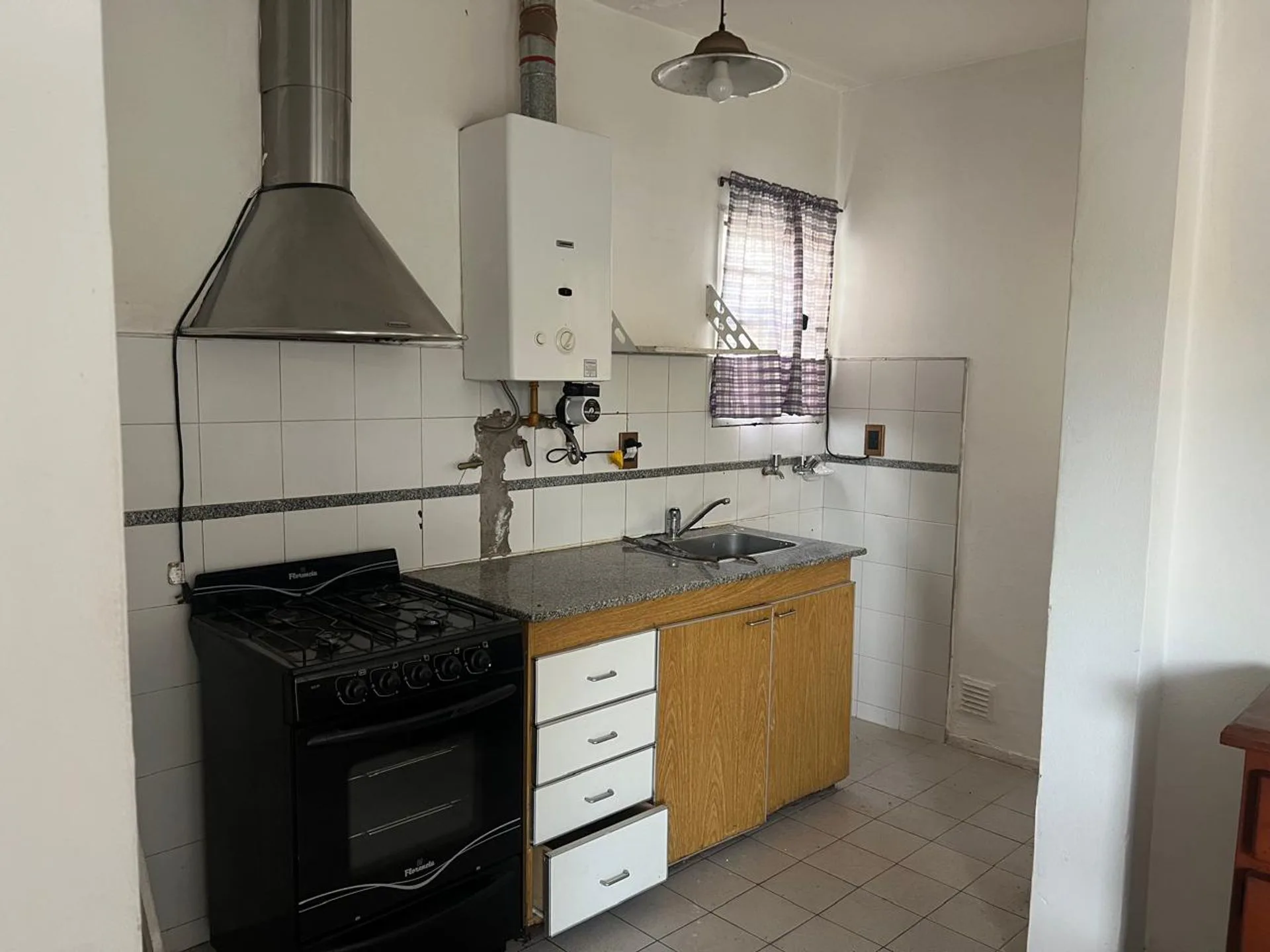 VENTA DE CASA EN BARRIO LOS LAPACHOS LA PUNTA foto 5
