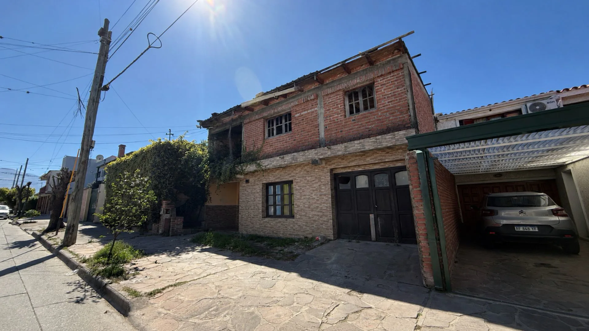 VENTA CASA DE 5 DORMITORIOS BARRIO CIUDAD DE NIEVA foto 3