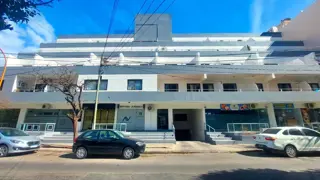 A 1 cuadra de Peatonal: 2 DORM. BALCON TERRAZA COCHERA y PILETA. foto 1