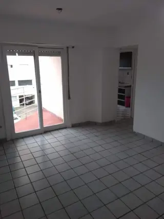 SE ALQUILA DEPARTAMENTO 3 AMBIENTES EN TORRE GEMELAS (DIAGONAL SAN MARTIN) $9000 EXPENSAS INCLUIDAS foto 3