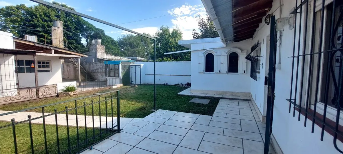 VENTA CASA 3 AMB CON PARQUE,GALPÓN Y LOSA foto 2