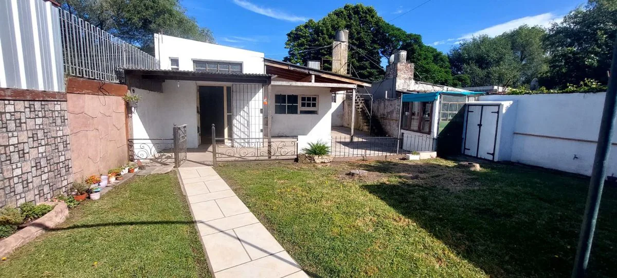 VENTA CASA 3 AMB CON PARQUE,GALPÓN Y LOSA foto 3