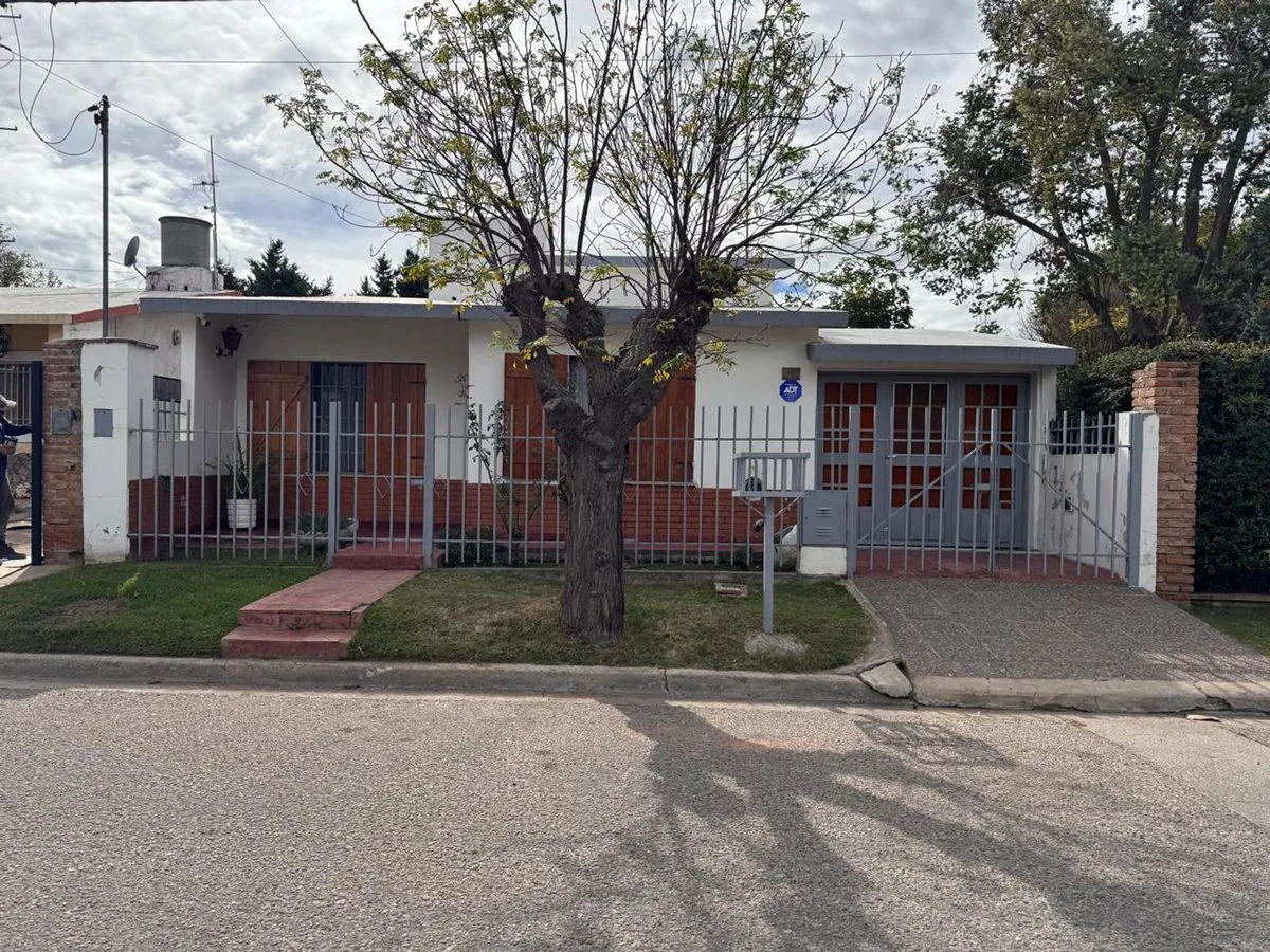 CASA EN VENTA EN JUANA KOSLAY SAN LUIS foto 2