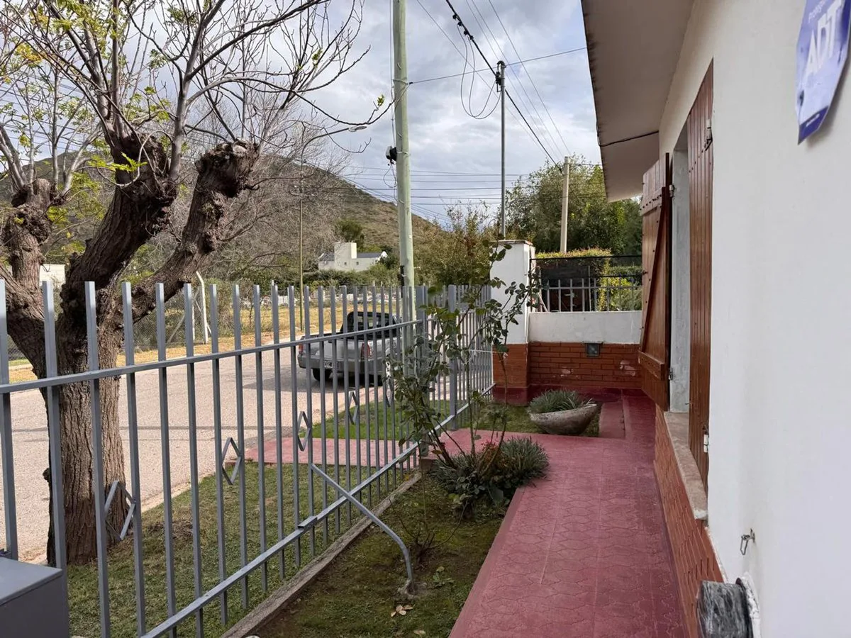 CASA EN VENTA EN JUANA KOSLAY SAN LUIS foto 3