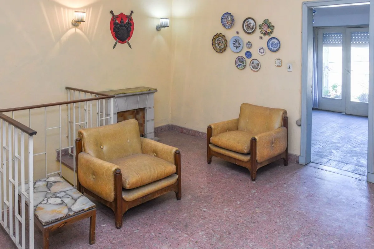 Venta 2 Casas con Local Oportunidad en Avellaneda foto 2