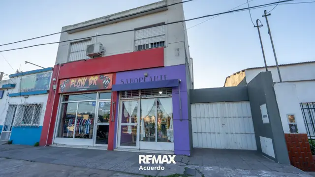 VENTA - 2 LOCALES, CASA Y 2 COCHERAS - SAN NICOLAS