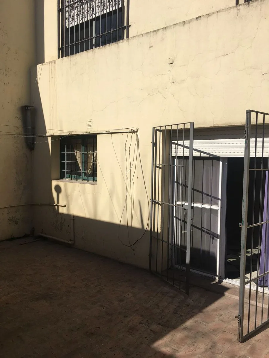 VENTA PH+LOCAL AL FRENTE EN LAREJA ZONA COMERCIAL foto 5