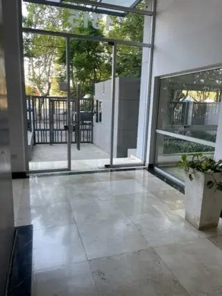 Departamento de 3 Ambientes, con Cochera y Baulera en Banfield. foto 3