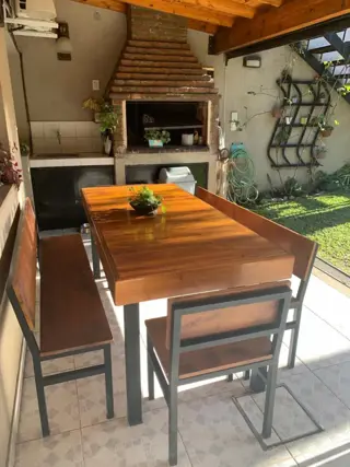 Casa con Pileta Climatizada- 2 Quinchos - Sauna - Jardín - Terraza con Deck - GYM - Dependecia de Servicio foto 1