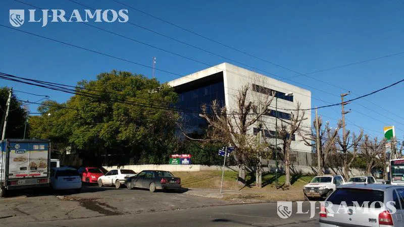 Oficina en alquiler de 217 m2 en Beccar foto 3