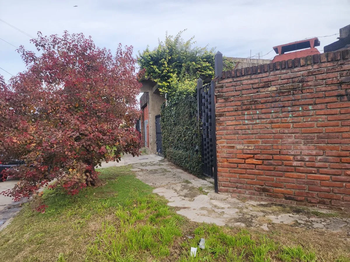 VENTA CASA 3 AMBIENTES COCHERA BOULOGNE SUR MER foto 2