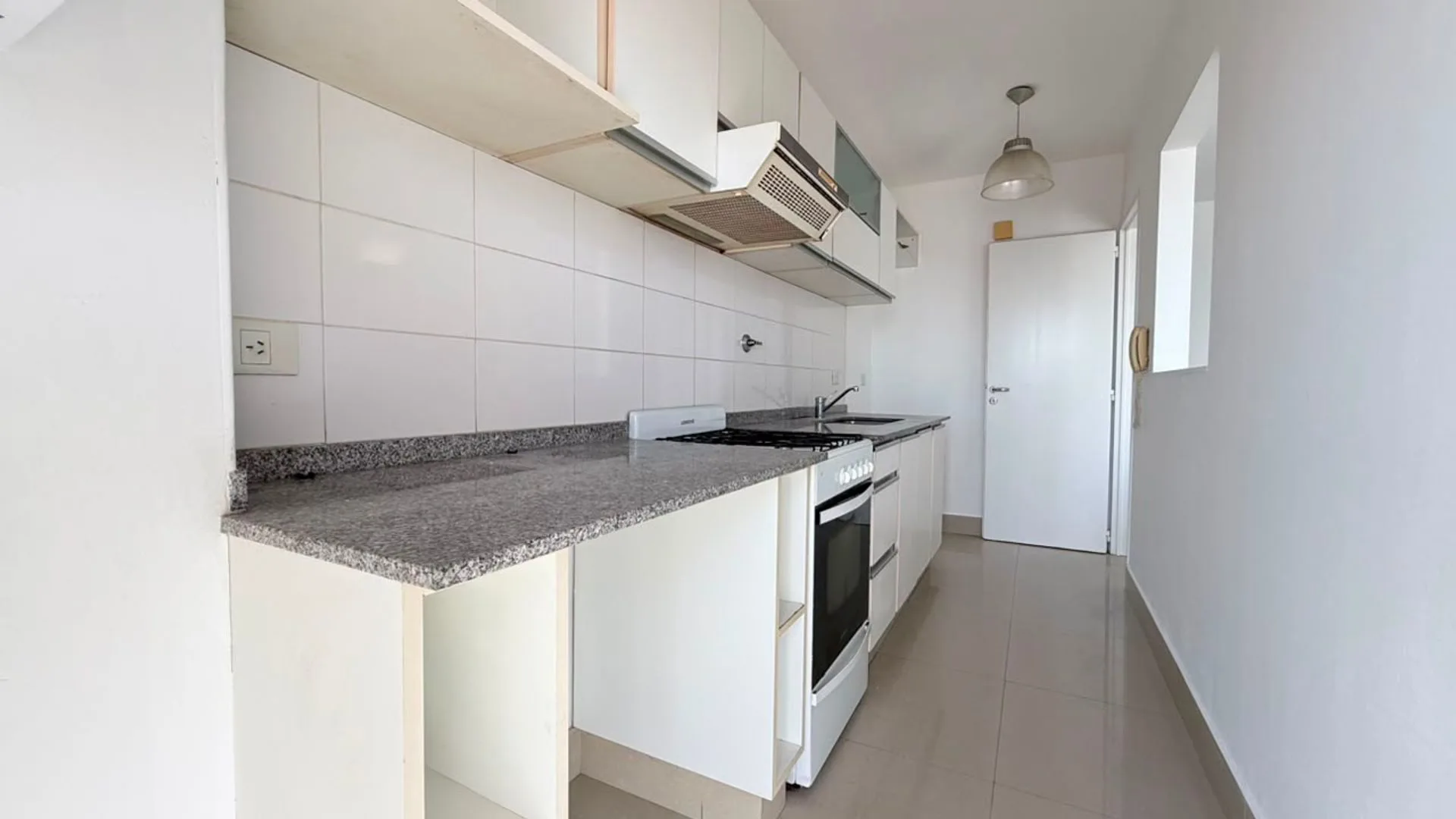 VENDE DEPARTAMENTO 2 AMB piso 14 CON COCHERA foto 5