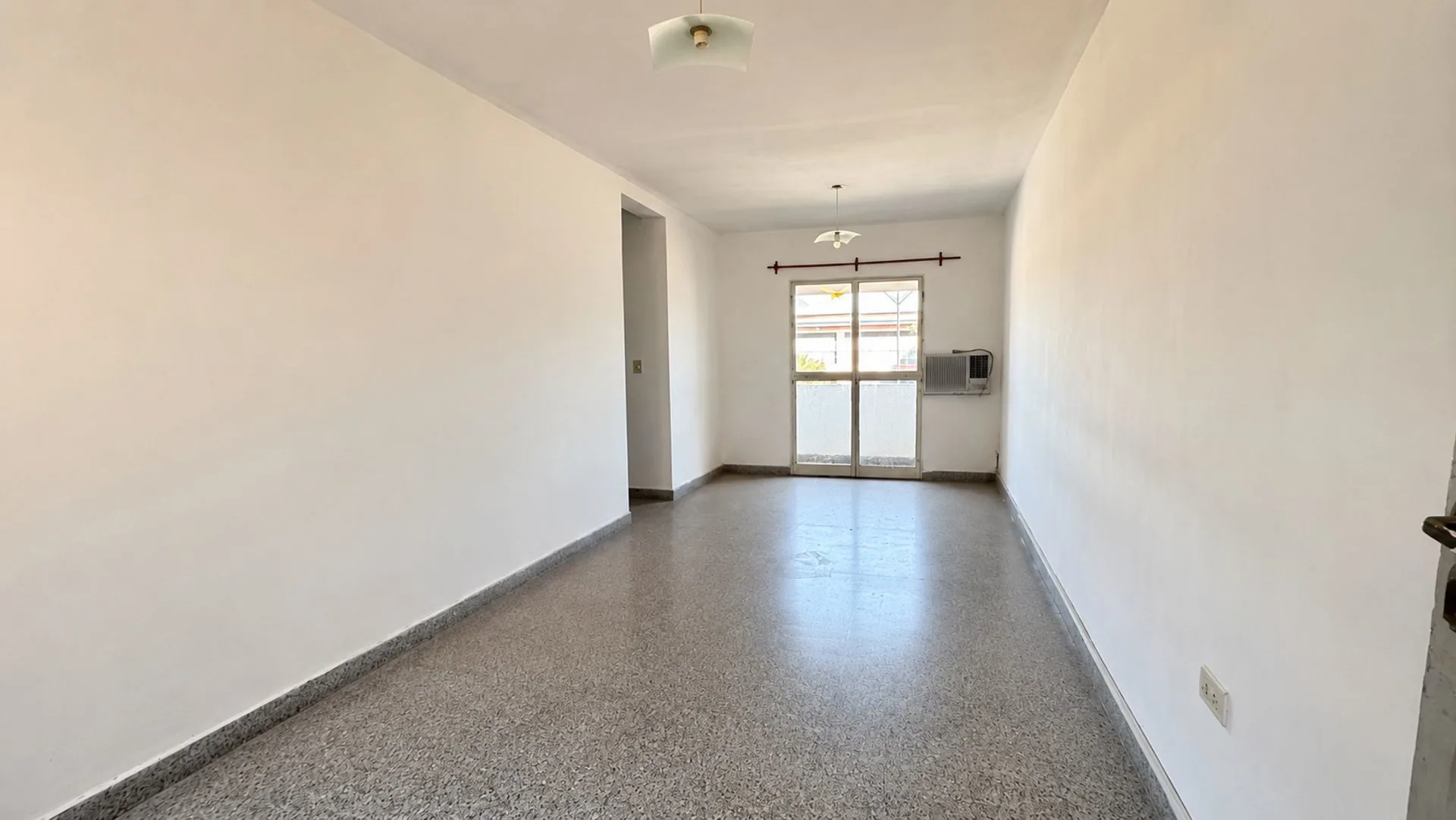 SE VENDE DEPTO. 3 HABITACIONES 60m2 ZONA 920VV foto 3