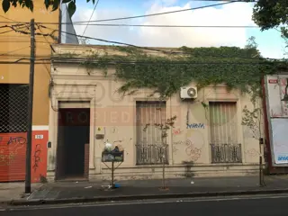 PH al medio de tres ambientes en dos plantas sobre Av.del Libertador en San Fernando. foto 1
