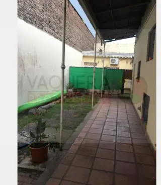 PH al medio de tres ambientes en dos plantas sobre Av.del Libertador en San Fernando. foto 3