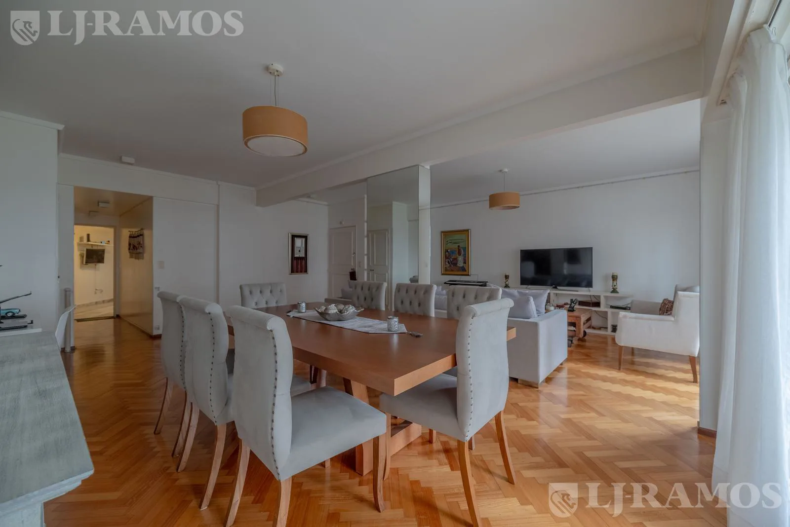 ESPLENDIDO SEMIPISO DE 3 DORMITORIOS RECICLADO CON BALCON TERRAZA EN LA LUCILA foto 5