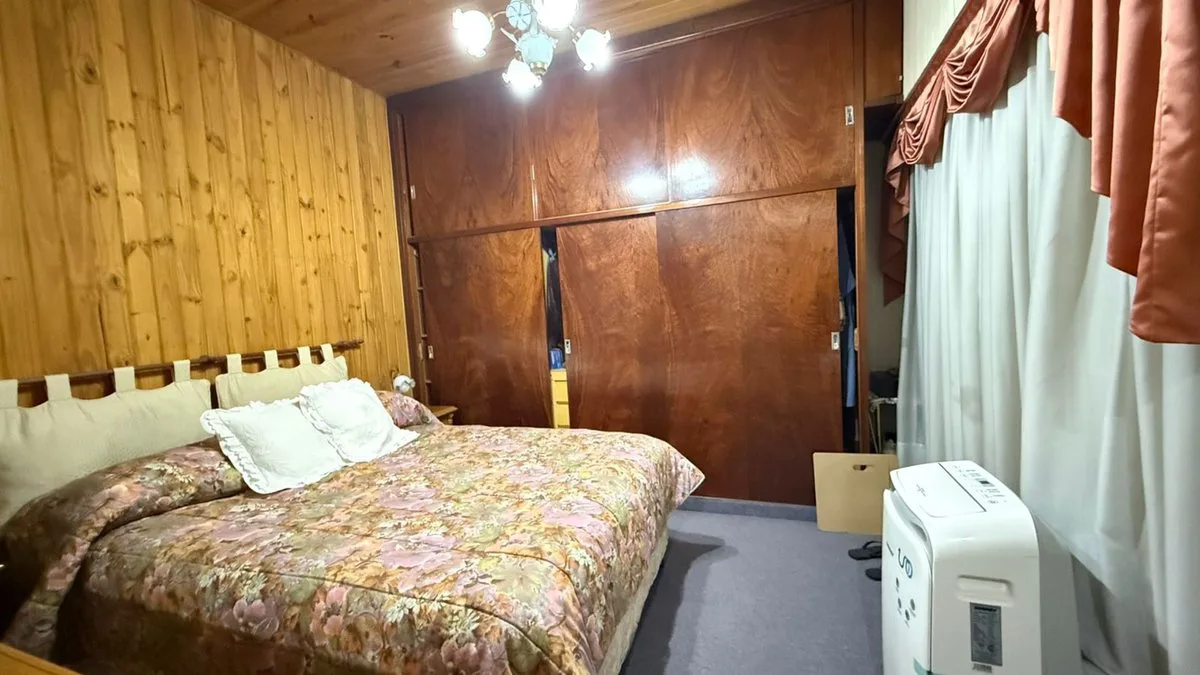 CASA EN VENTA 8,66X50 CN/COCHERA Y TERRAZA foto 5