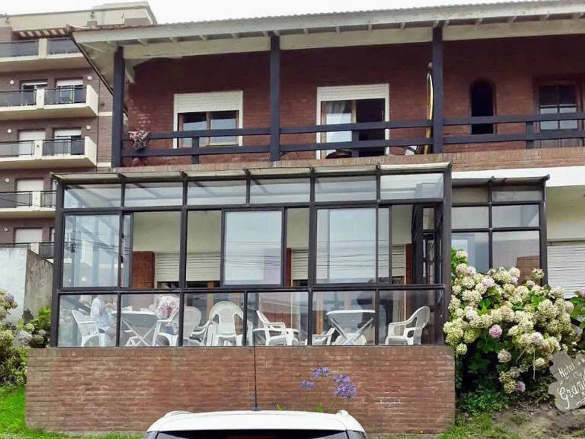 Hotel en Venta Villa Gesell 1 cuadra del mar foto 3