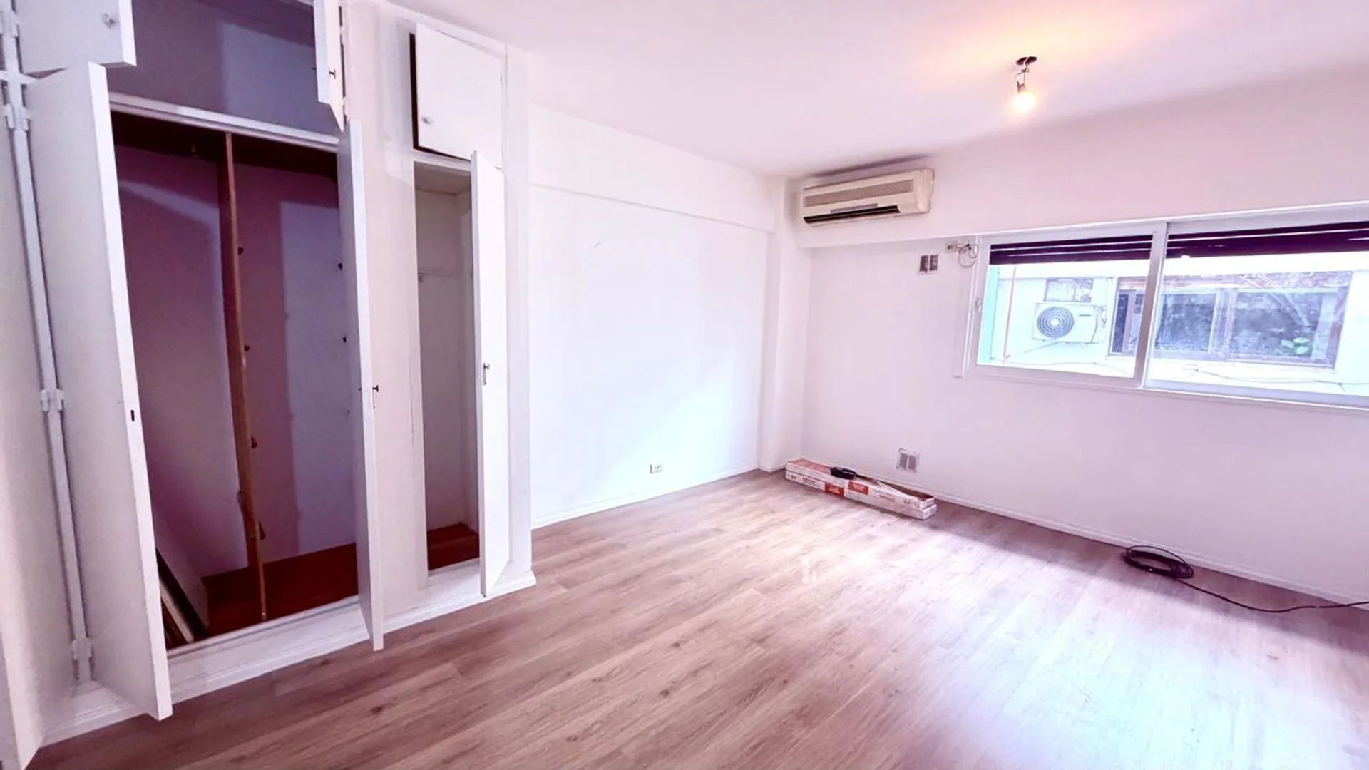 Venta Monoambiente en Retiro piso 9 sobre Juncal foto 4