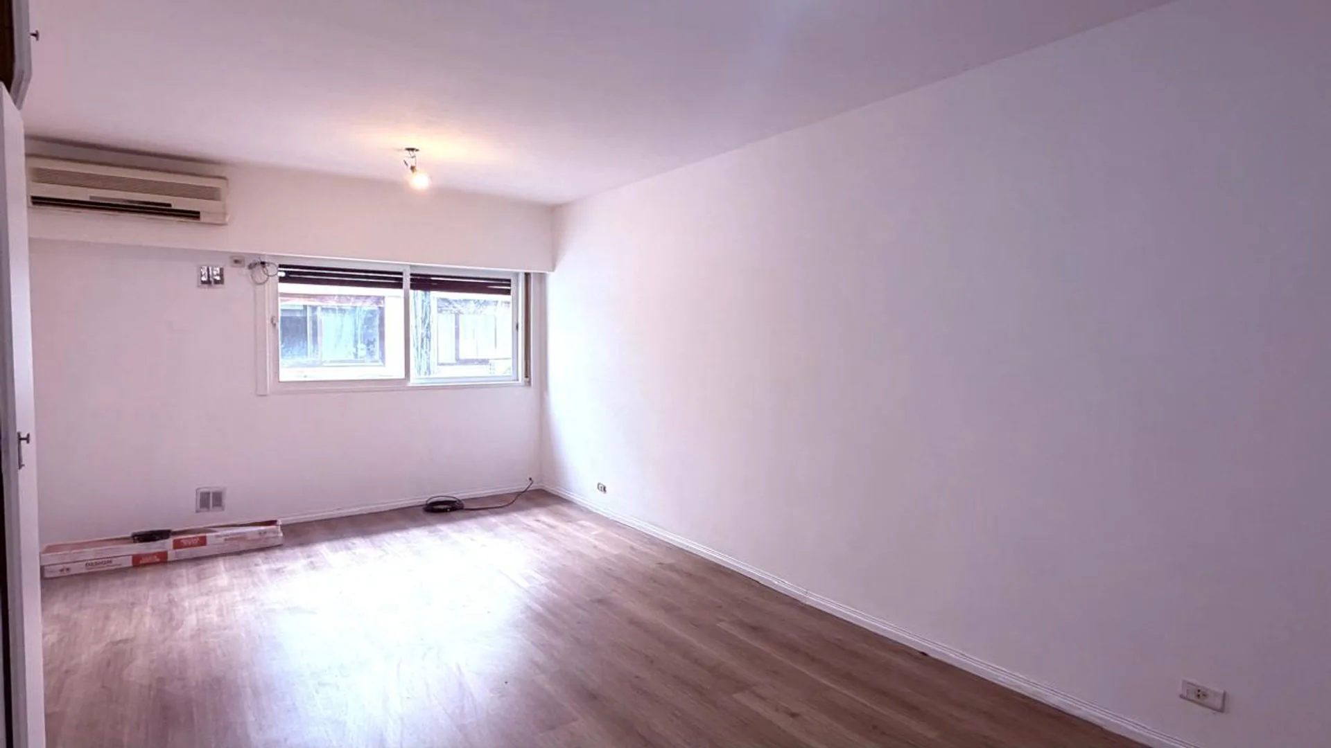 Venta Monoambiente en Retiro piso 9 sobre Juncal foto 5