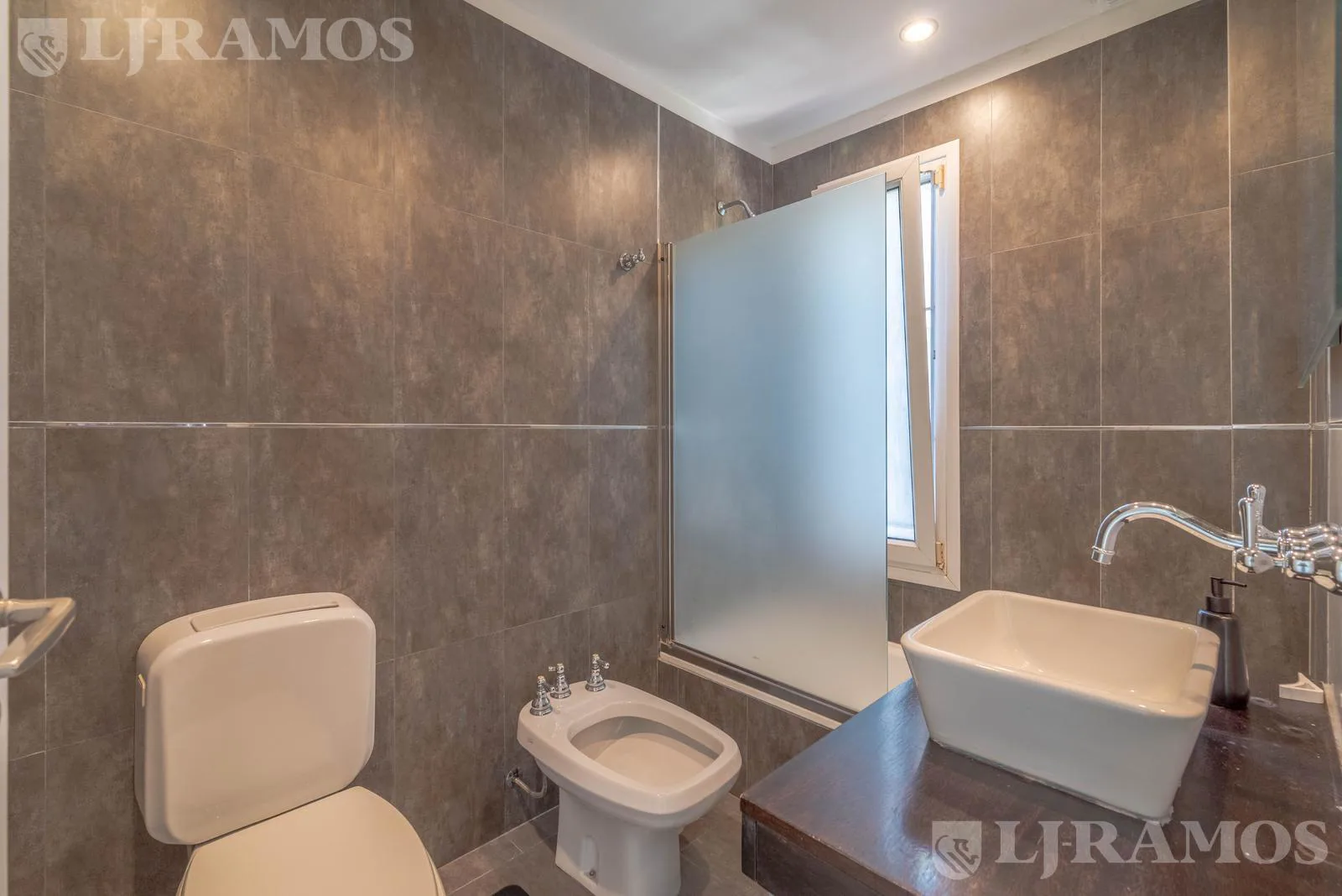 Casa reciclada impecable en venta foto 3