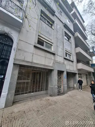 Local en Caballito - Ex clínica foto 3