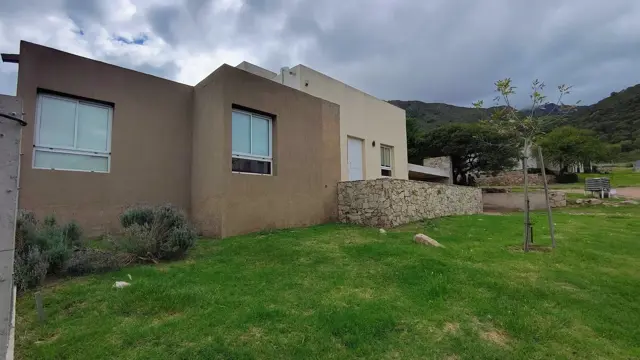 VENTA| Barrio LA AGUADITA casa 2 dormitorios