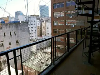 Excelente oportunidad Dúplex con cochera, 3a, 2 balcón terrraza, muy buen estado original foto 5