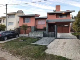 IMPERDIBLE!!! HERMOSA CASA EN VILLA DEL LAGO!! foto 1
