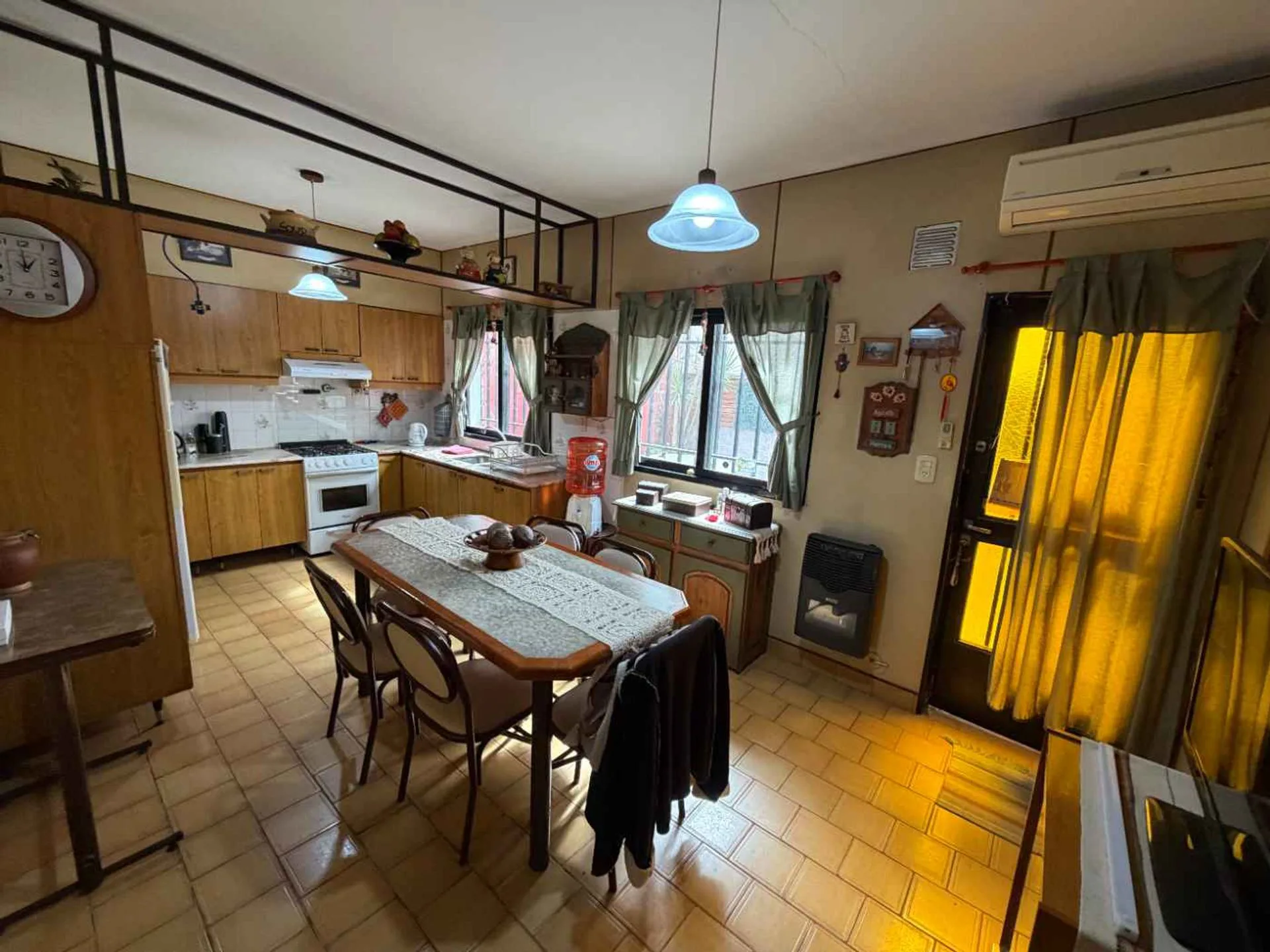 VENTA CASA 4 DORMITORIOS COCHERA foto 5