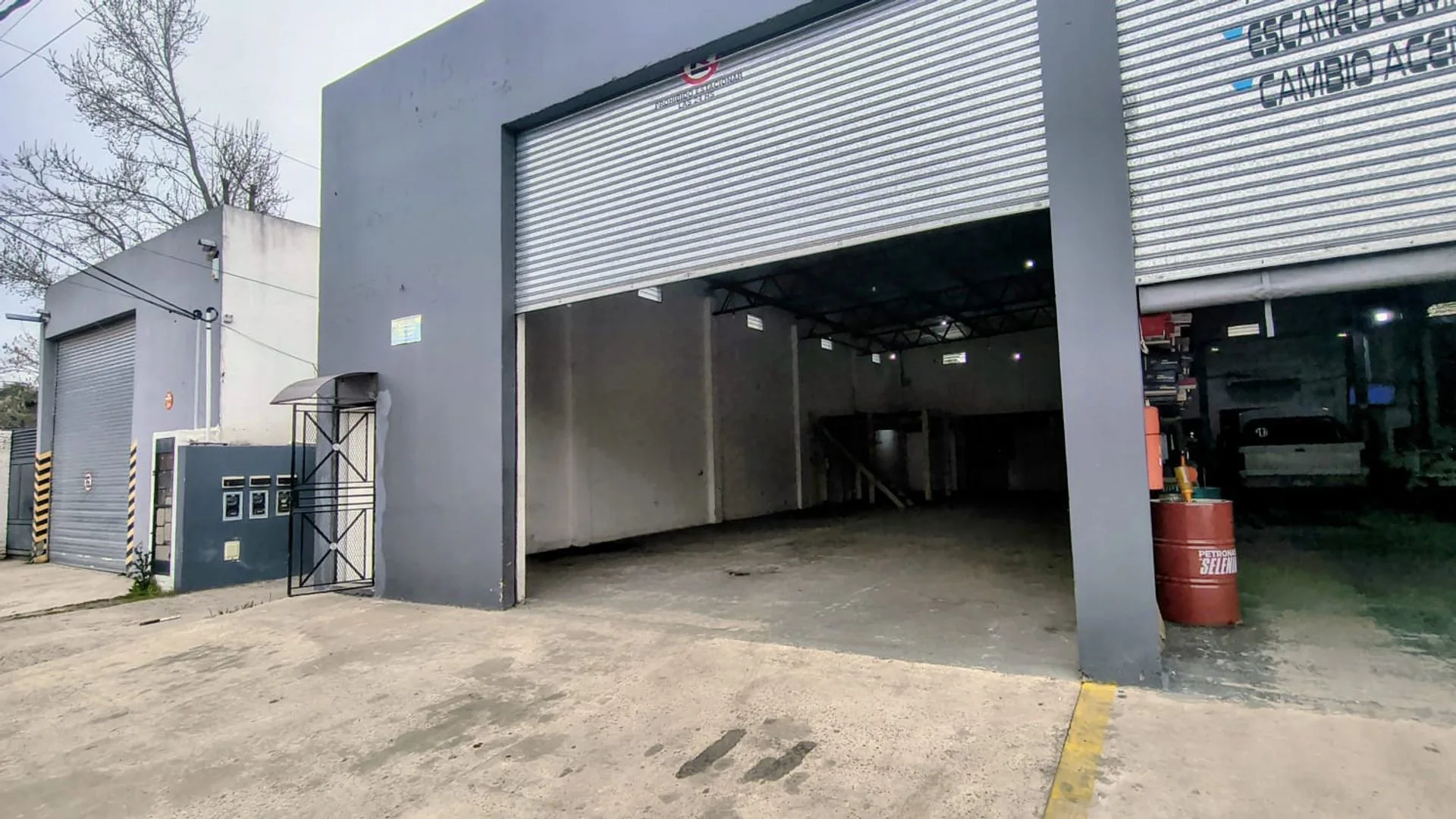 GALPON- 160 M2- ALQUILER- GRAL RODRIGUEZ-KM 50 foto 3
