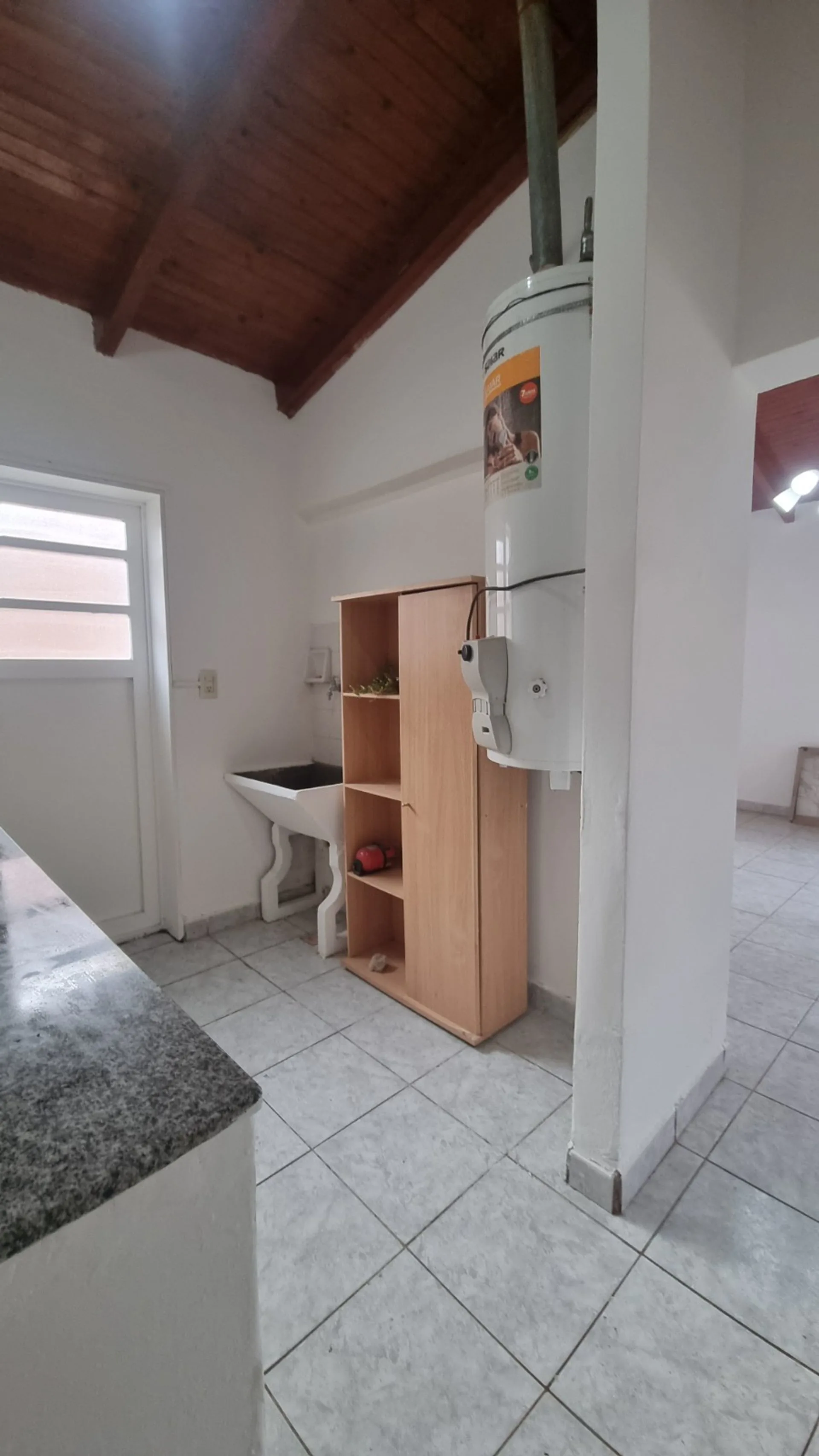 ALQUILER DE CASA DE 4 DORMITORIOS EN CERVANTES foto 3