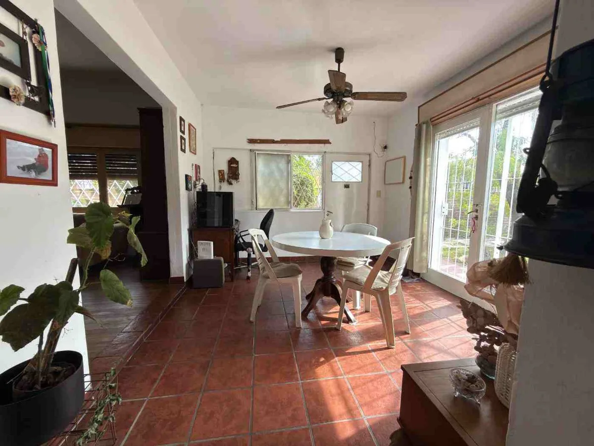 VENTA CASA 5 AMBIENTES ADOLFO SOURDEAUX foto 2