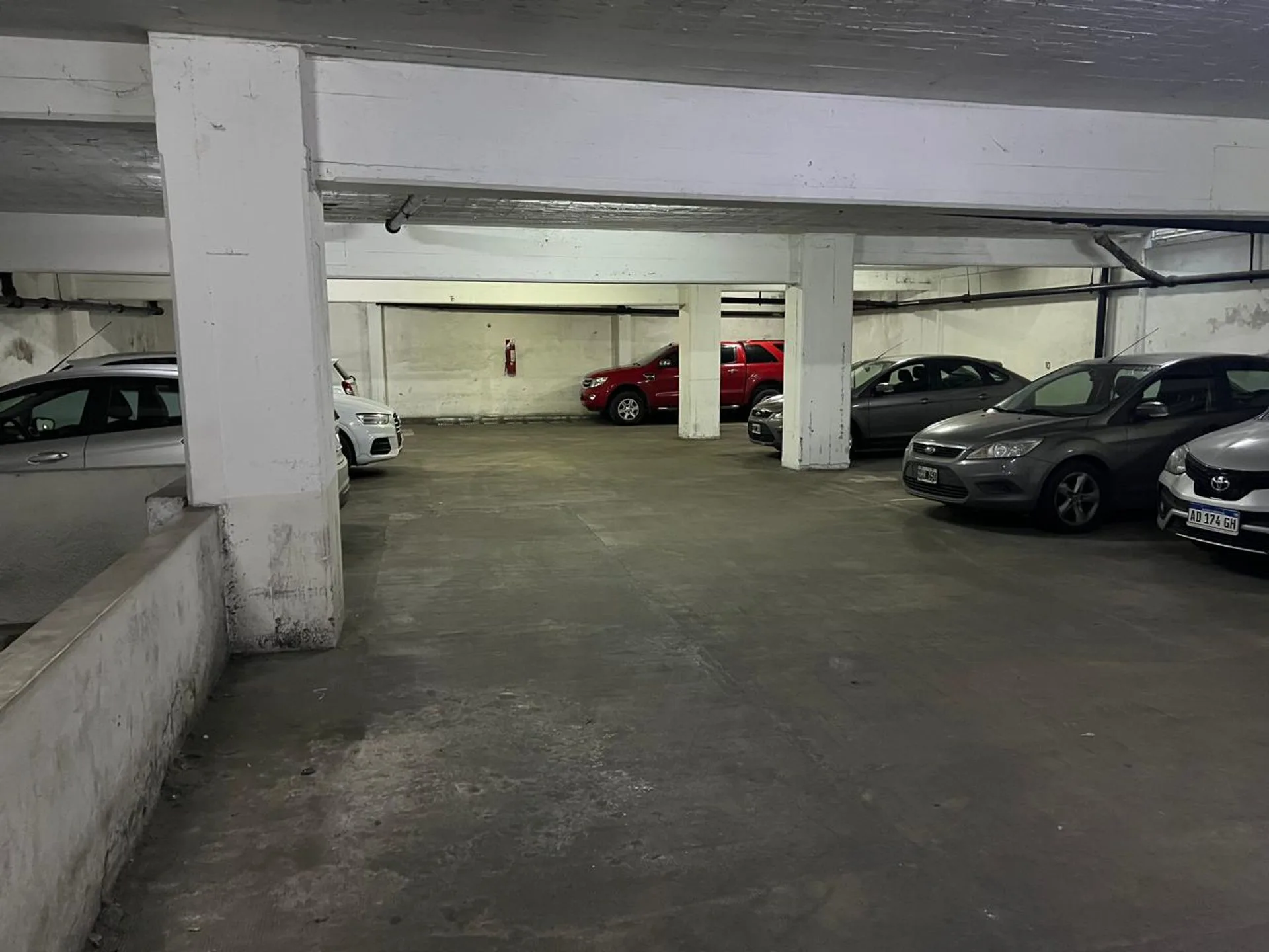 COCHERA CUBIERTA EN VENTA LA PLATA CENTRO foto 2