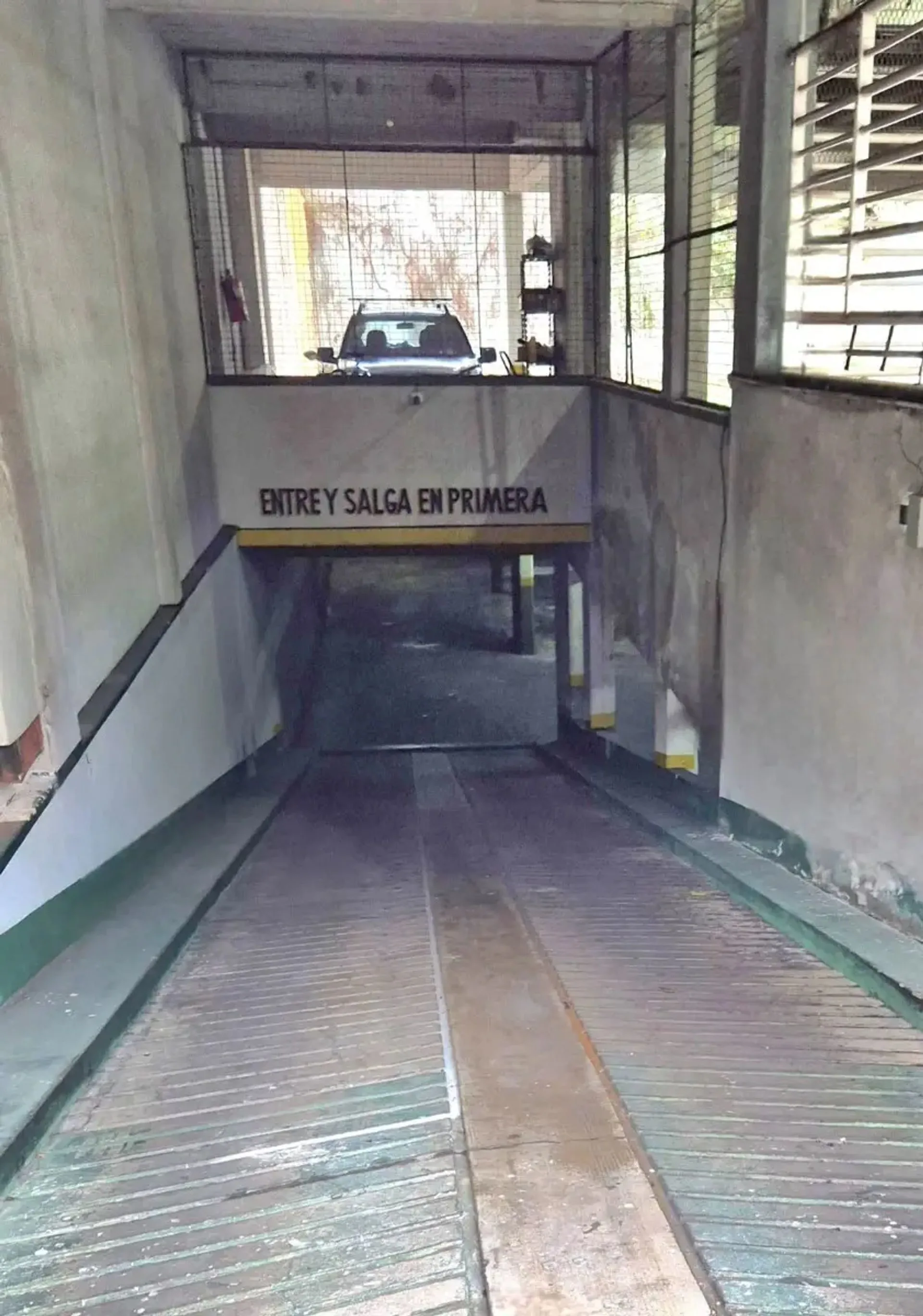 VENTA COCHERA CUBIERTA Y FIJA  ALMAGRO foto 2