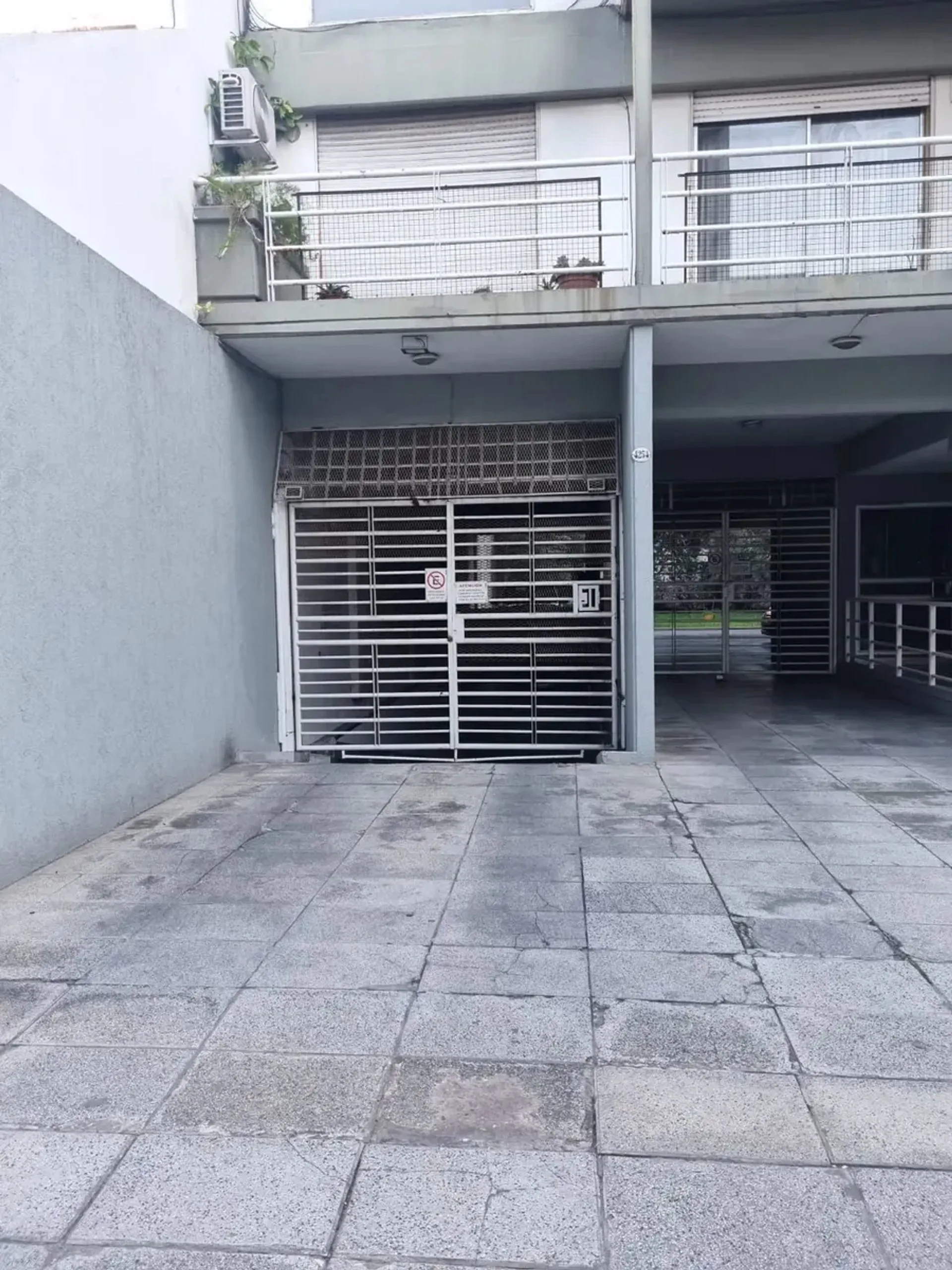 VENTA COCHERA CUBIERTA Y FIJA  ALMAGRO foto 4