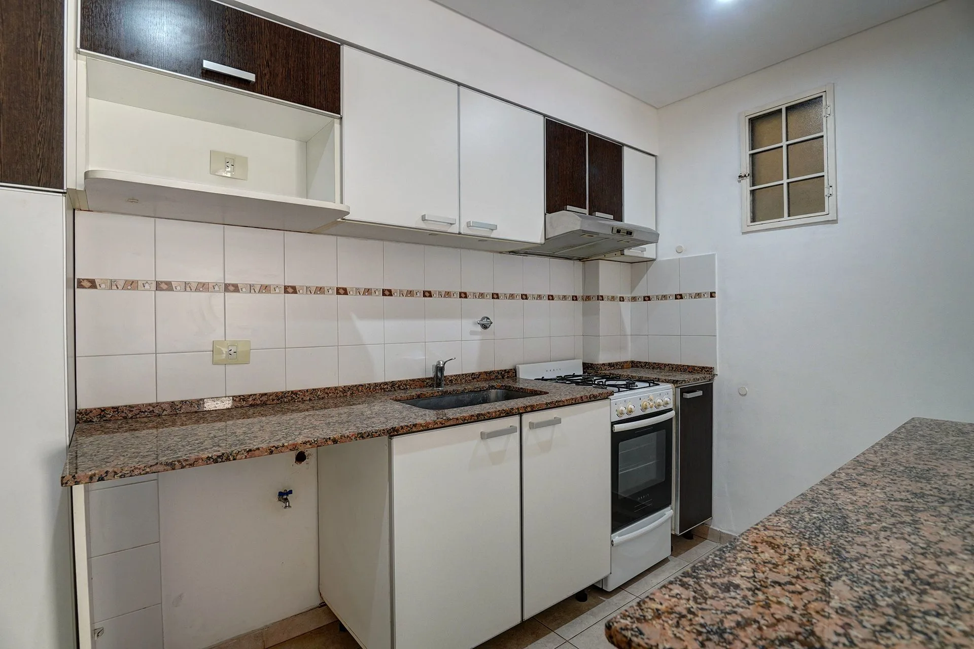 Venta Dpto.  2 Amb  C/Cochera - SUM y Gimnasio foto 3