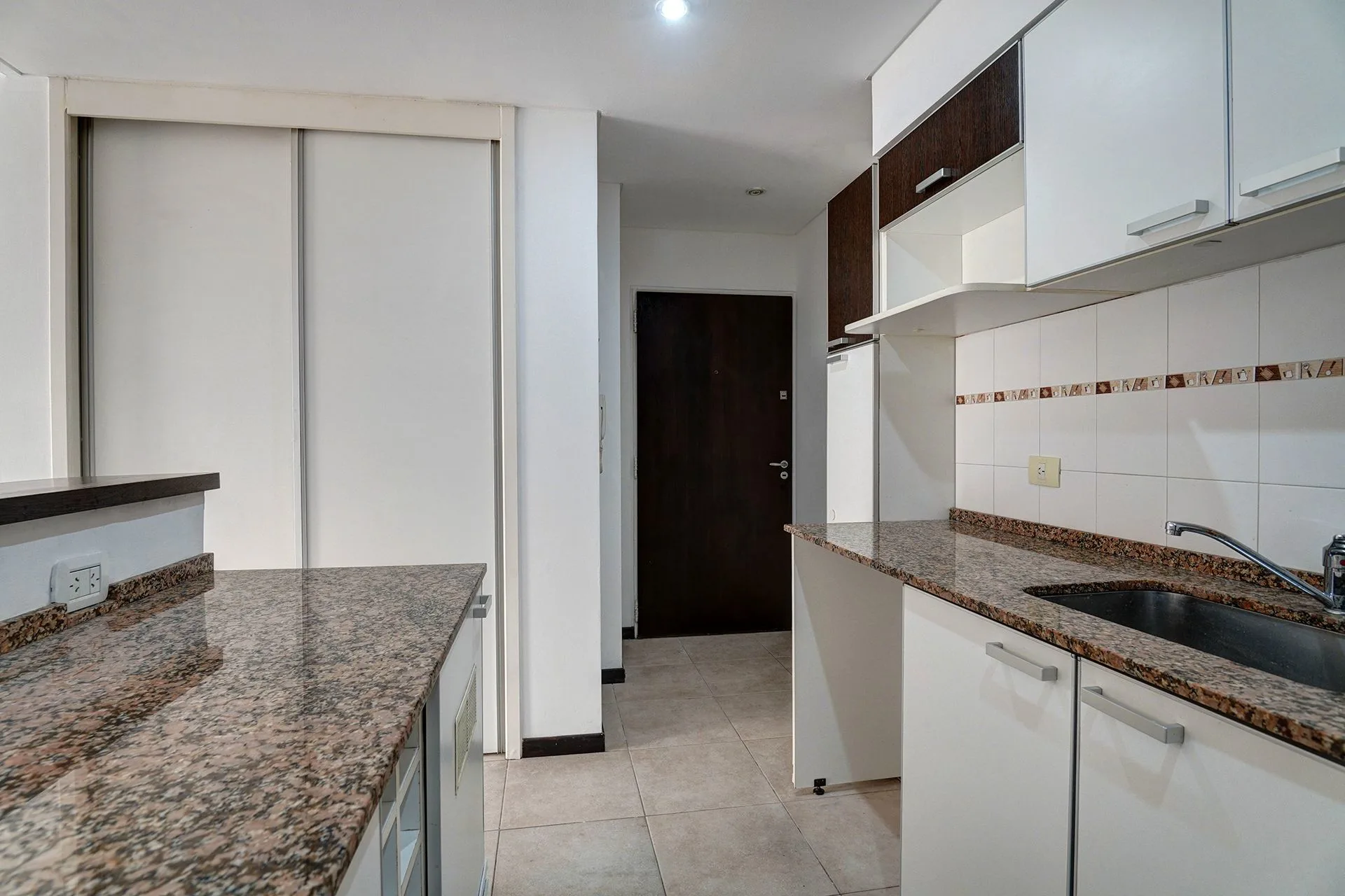Venta Dpto.  2 Amb  C/Cochera - SUM y Gimnasio foto 4