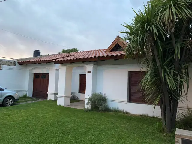 SE VENDE CASA 3 DORMITORIOS B M MORENO VILLA MARIA