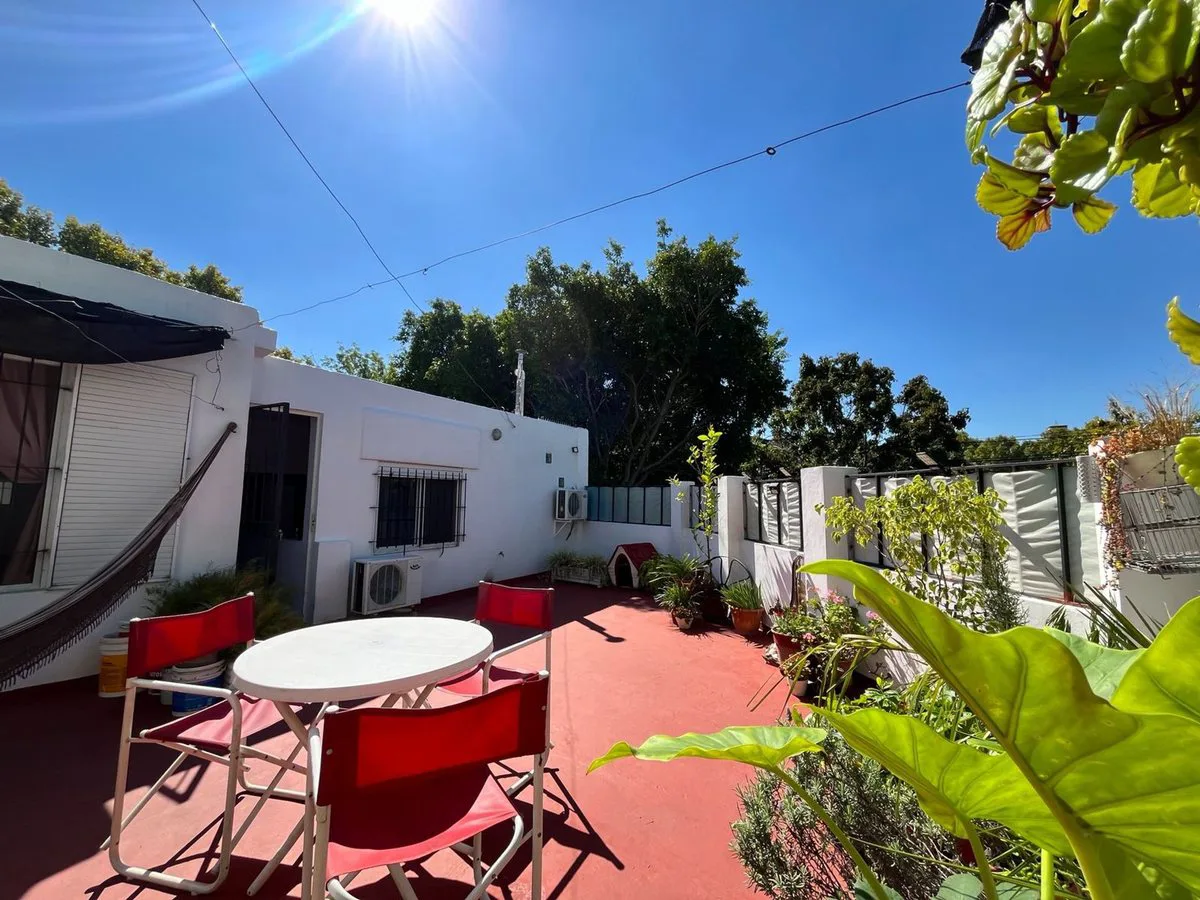 VENTA CASA 4 AMB C/ESCRITORIO TERRAZA LOTE PROPIO foto 2