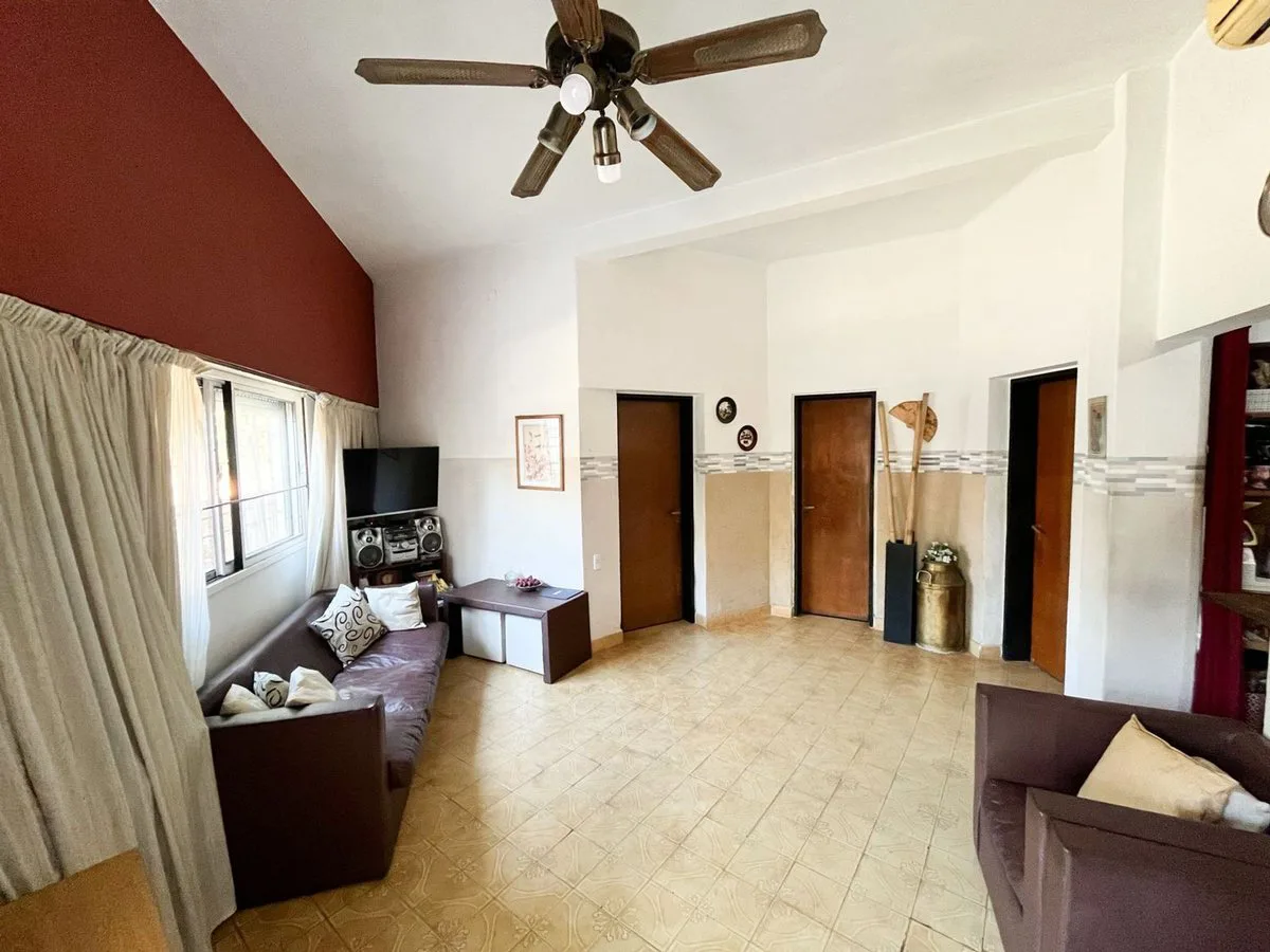 VENTA CASA 4 AMB C/ESCRITORIO TERRAZA LOTE PROPIO foto 3
