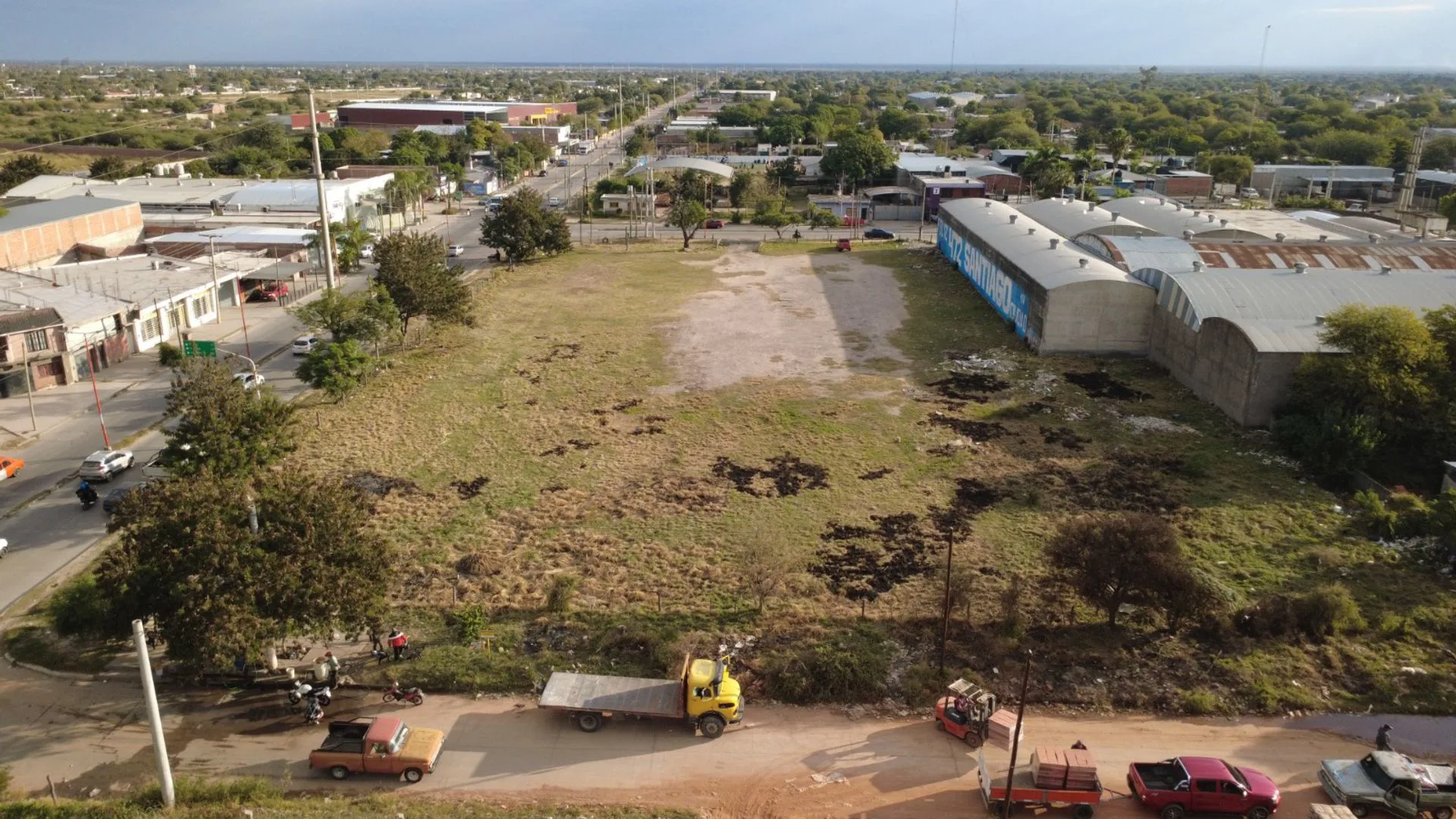 Venta de Terreno Av. Solís y Av. Aguirre foto 2