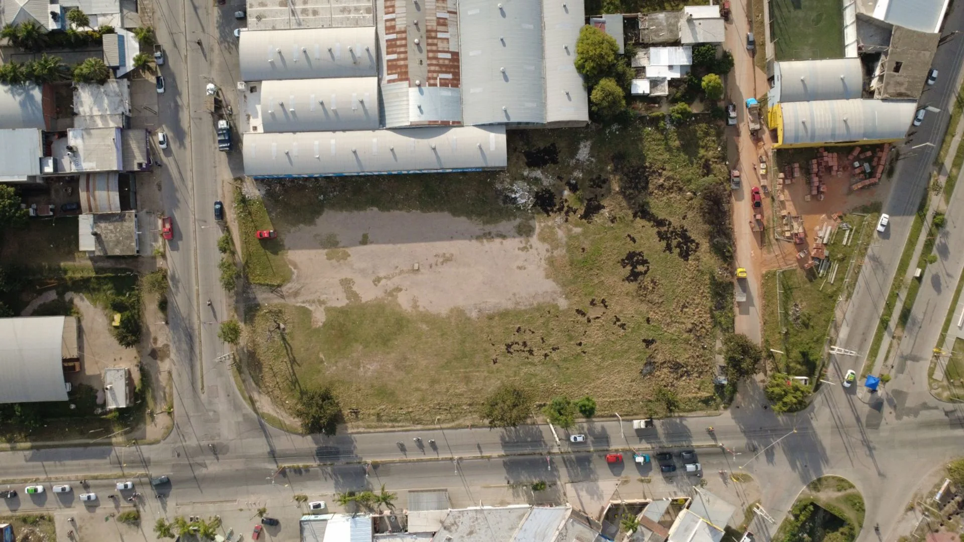Venta de Terreno Av. Solís y Av. Aguirre foto 4