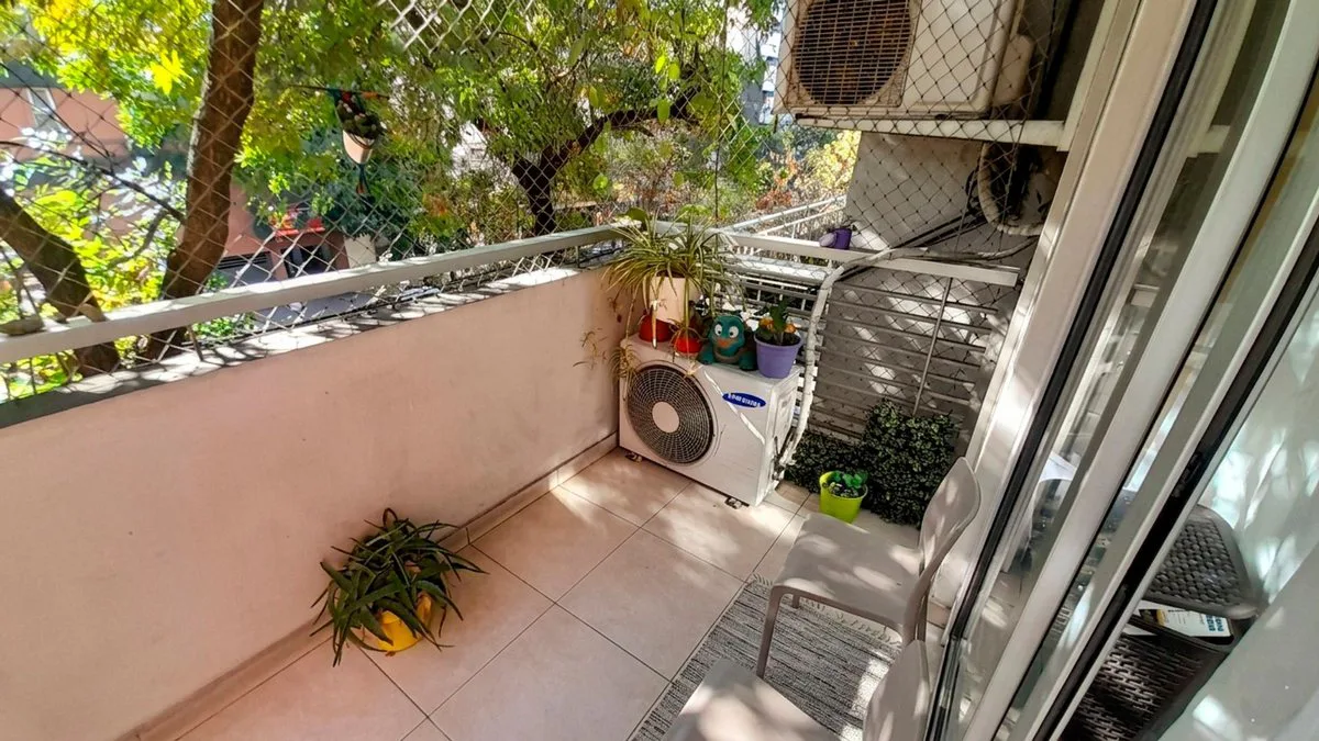 Venta Semipiso 2 Amb al Frente Balcón en Caballito foto 3