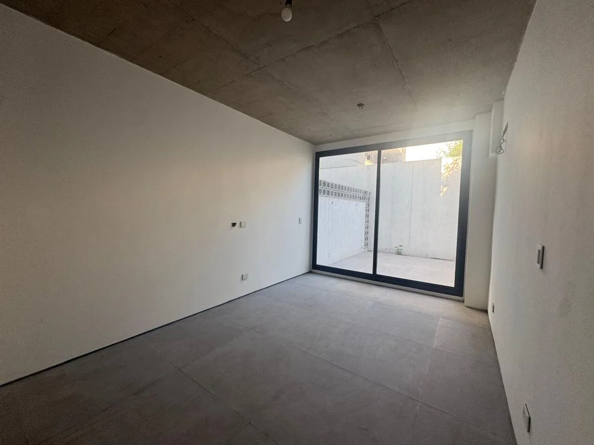 MONOAMBIENTE VENTA VILLA DEVOTO ESTRENAR CON PATIO foto 2